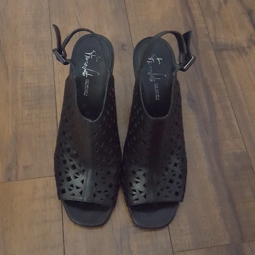 Franco Sarto Black Leather Laser Cut Slingback Block Heel Sandals Open‎ Toe
